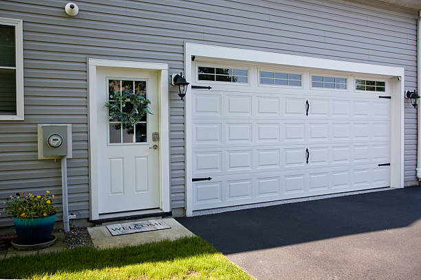 24/7 Emergency Garage Door Panel Replacement experts in Monroe County County, GA